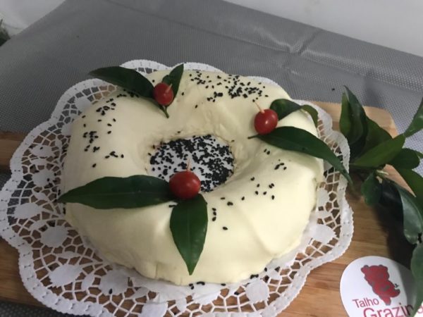 Bolo De Massa Folhada C/ Carne Picada Mista